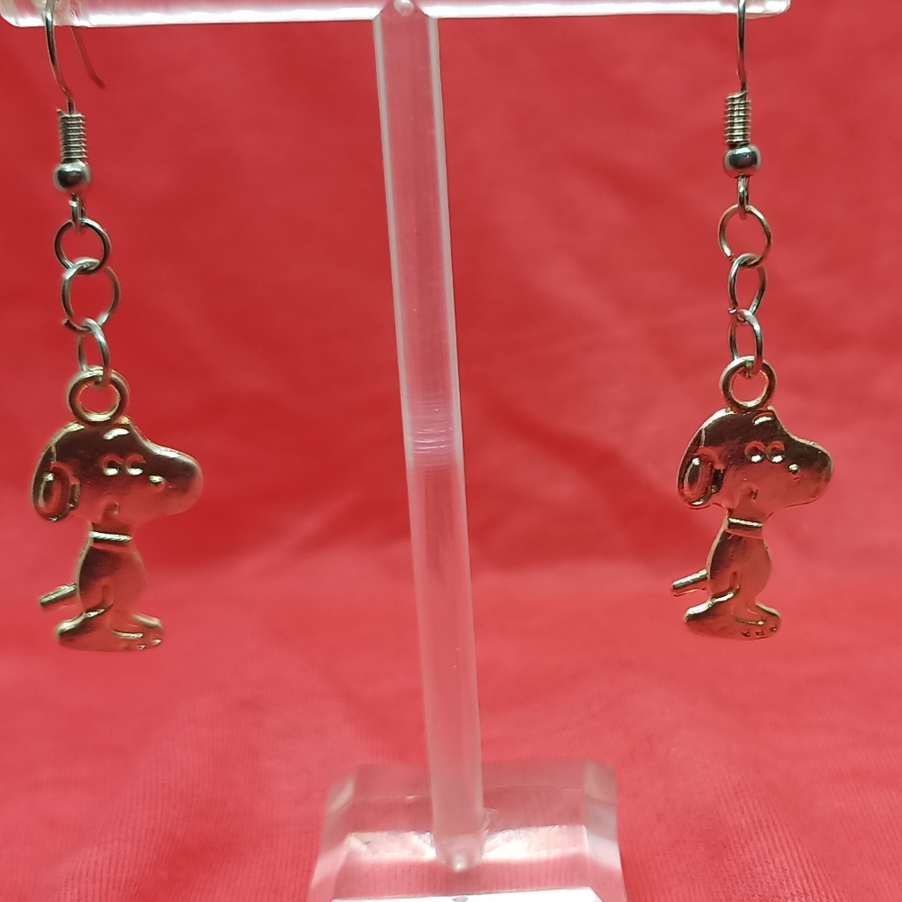 Snoopy earrings